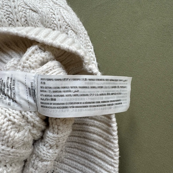 Abercrombie Cream White Chunky Cable Knit Sweater - Picture 6 of 9